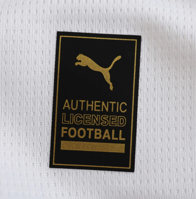 Valencia 24/25 Home Kit